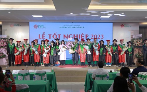 Đại học Đông Á trao bằng tốt nghiệp cho hơn 2.600 thạc sỹ, kỹ sư, cử nhân năm 2023