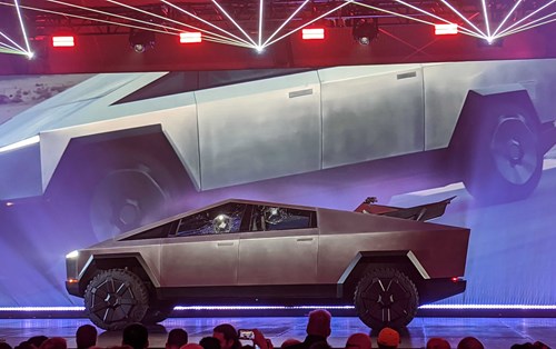 Tesla Cybertruck chống đạn ra mắt chỉ mất 2.9s để đạt 100km/h