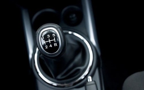 Kỹ thuật lái xe số sàn sao cho đúng cách