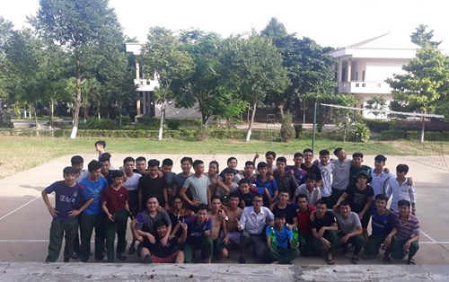 Trường Đại học Đông Á tổ chức hoạt động thăm các em sinh viên học ngành CNKT ô tô học quân sự tại QK5