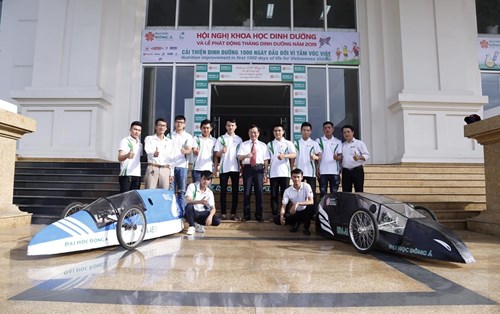 Sinh viên ngành CNKT Ô tô Đại học Đông Á tham gia cuộc thi lái xe sinh thái tiết kiệm nhiên liệu 2019 tại Hà Nội
