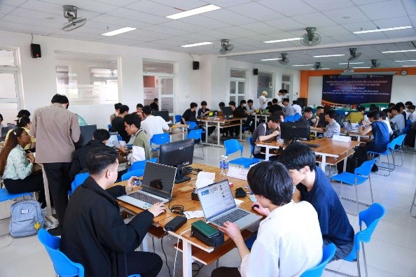 Chương trình đào tạo tích hợp: Chuyên môn – Kỹ năng – Ngoại ngữ